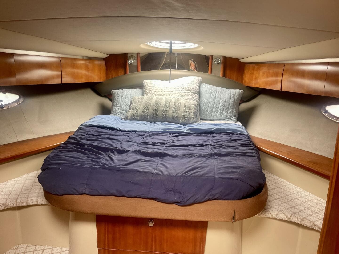 2006 Cruisers Yachts 420 Express — photo 25