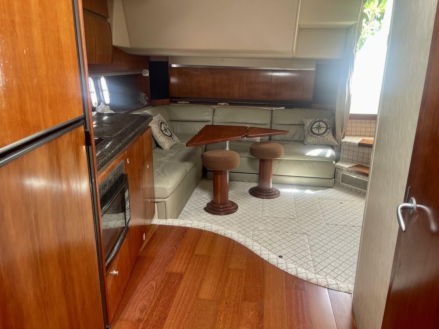 2006 Cruisers Yachts 420 Express — photo 24