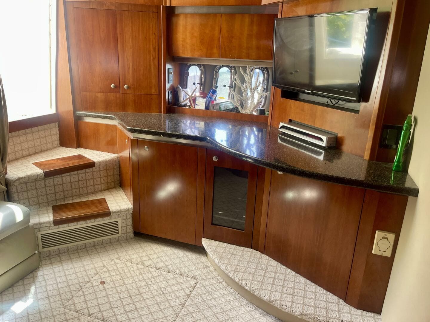 2006 Cruisers Yachts 420 Express — photo 17