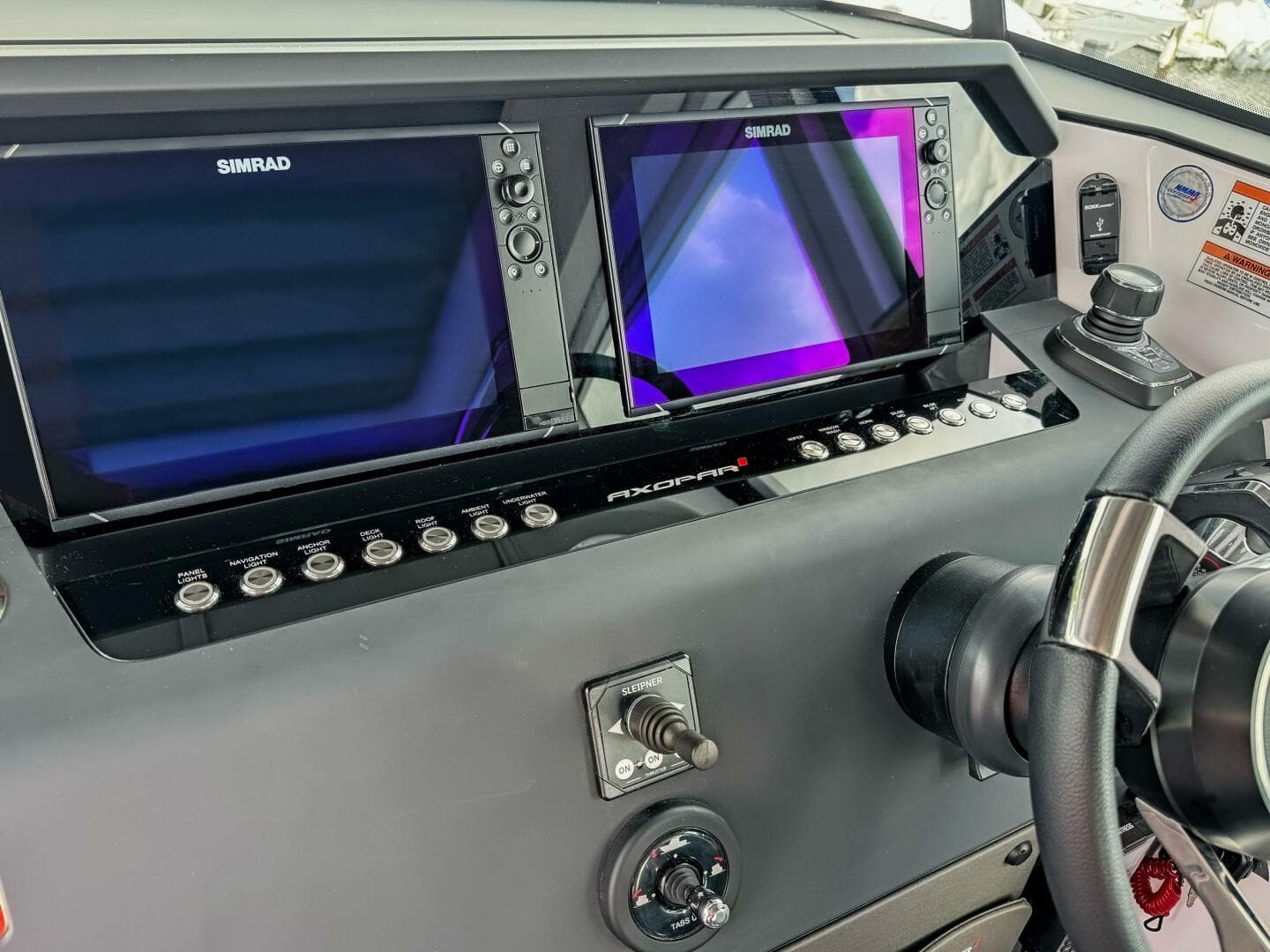 2024 Axopar 37 XC Cross Cabin — photo 9