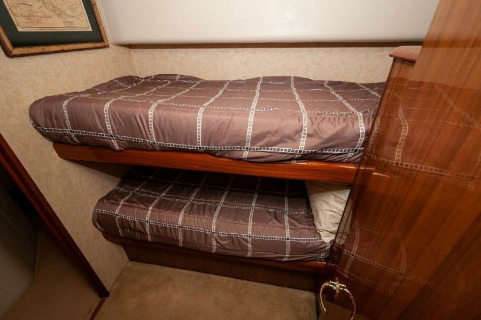 2006 Viking 45 Convertible — photo 17