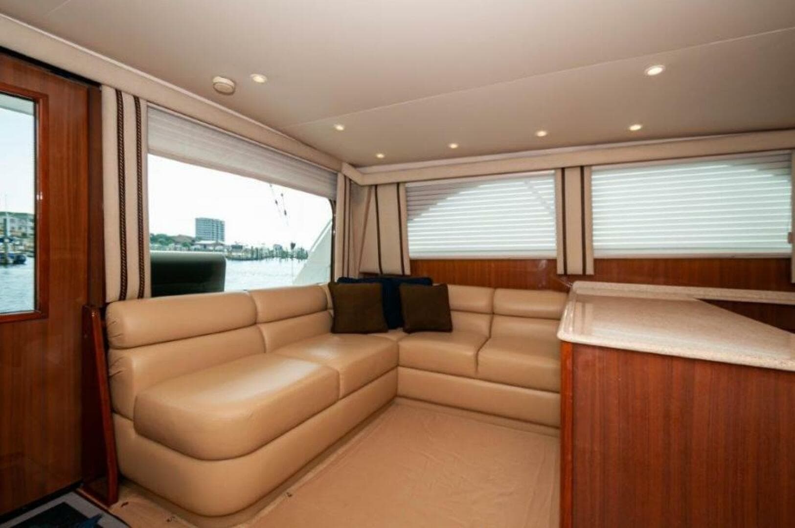 2006 Viking 45 Convertible — photo 5