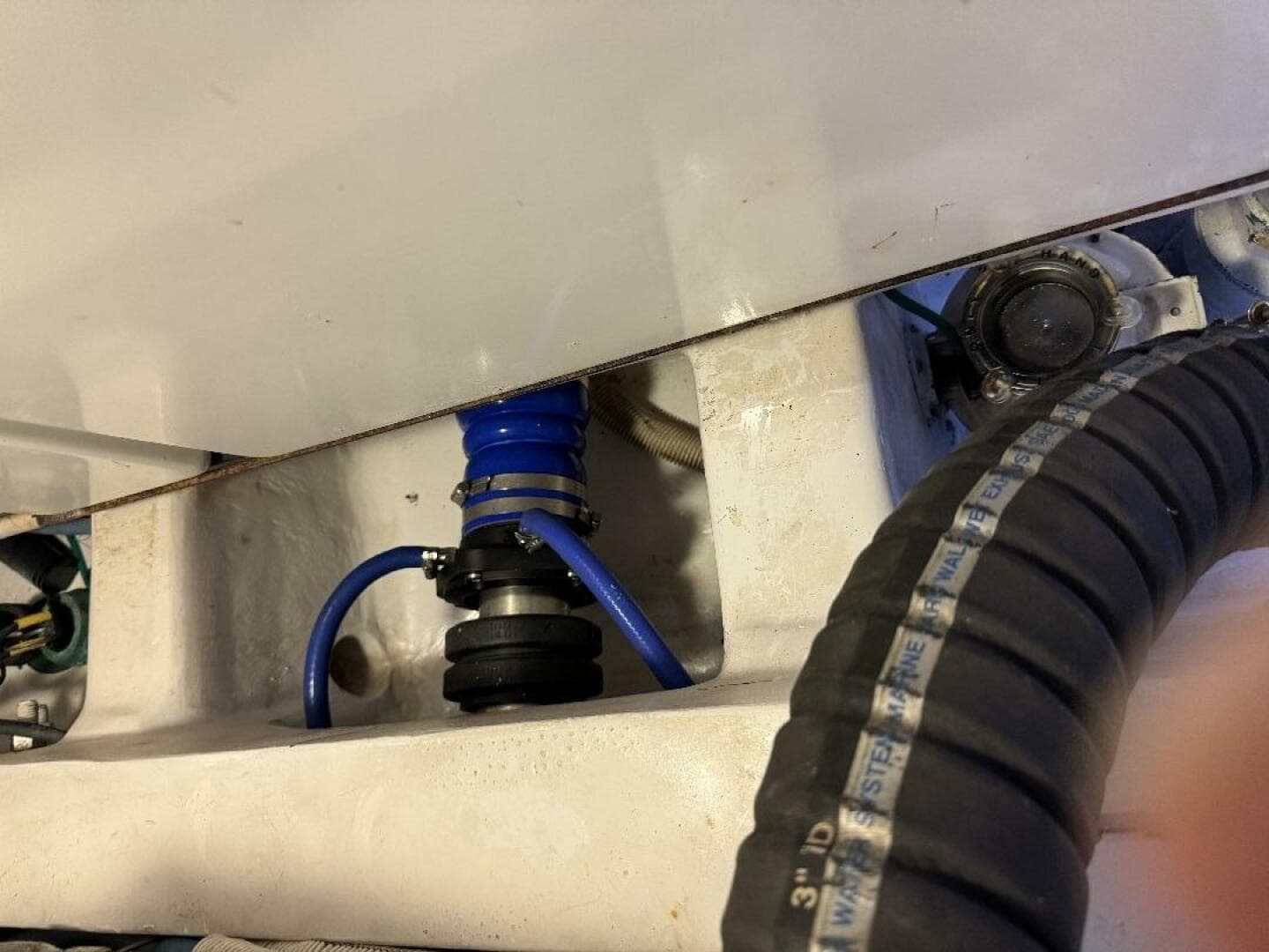 2006 Viking 45 Convertible — photo 40