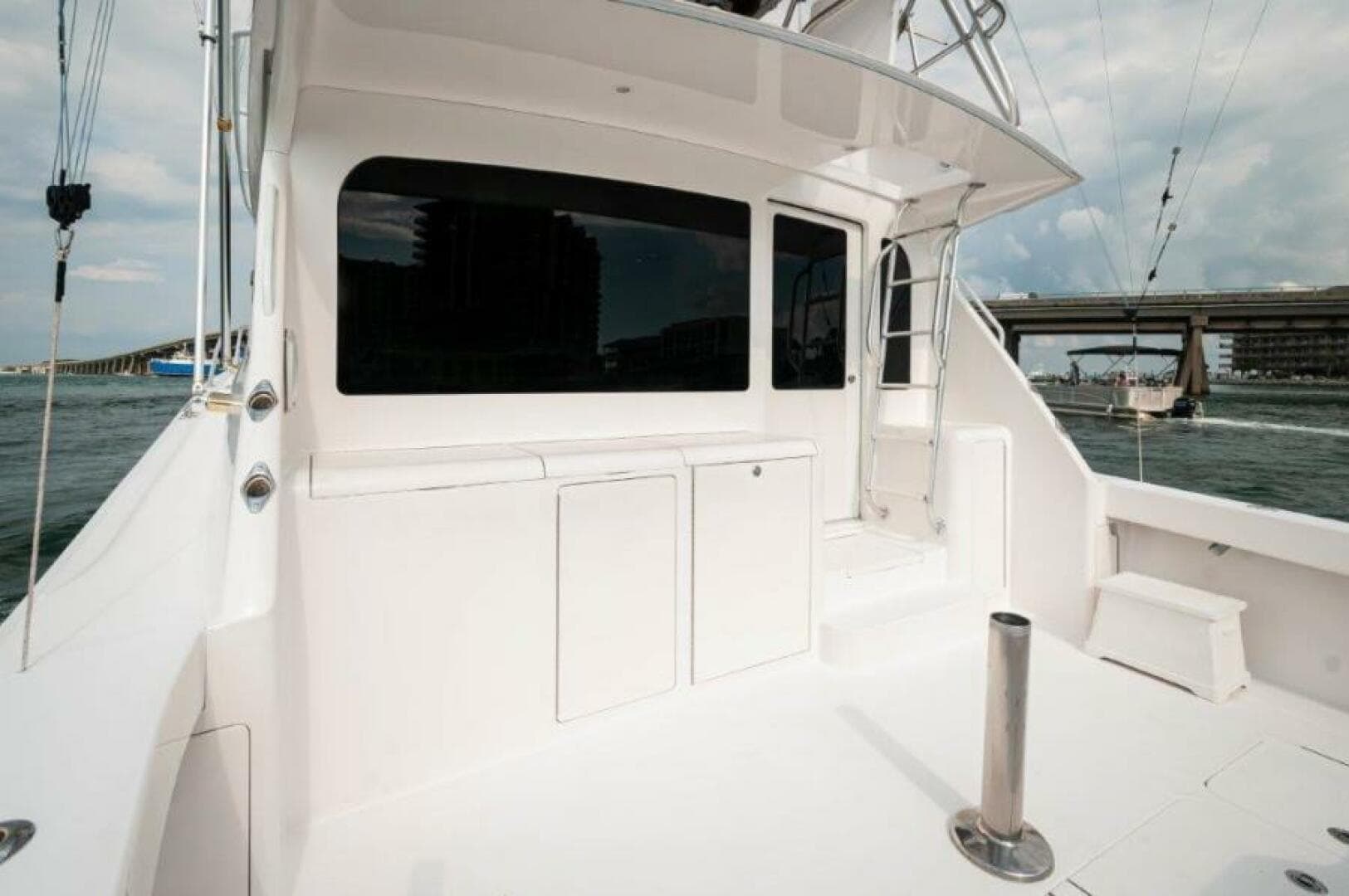 2006 Viking 45 Convertible — photo 29