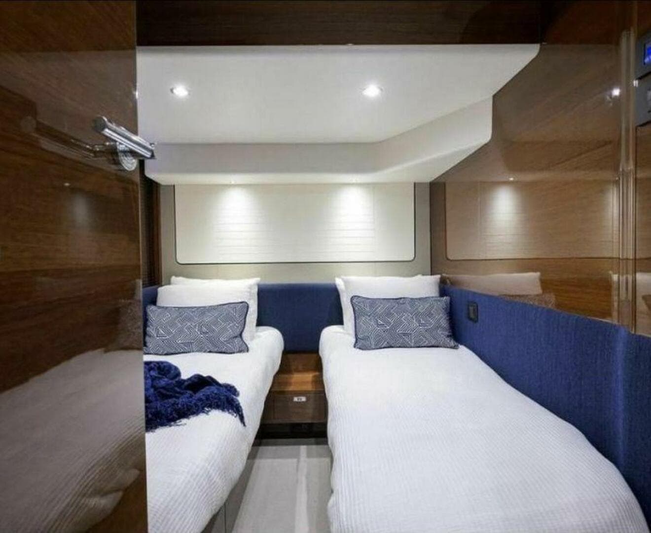 2019 Princess F62 — photo 18