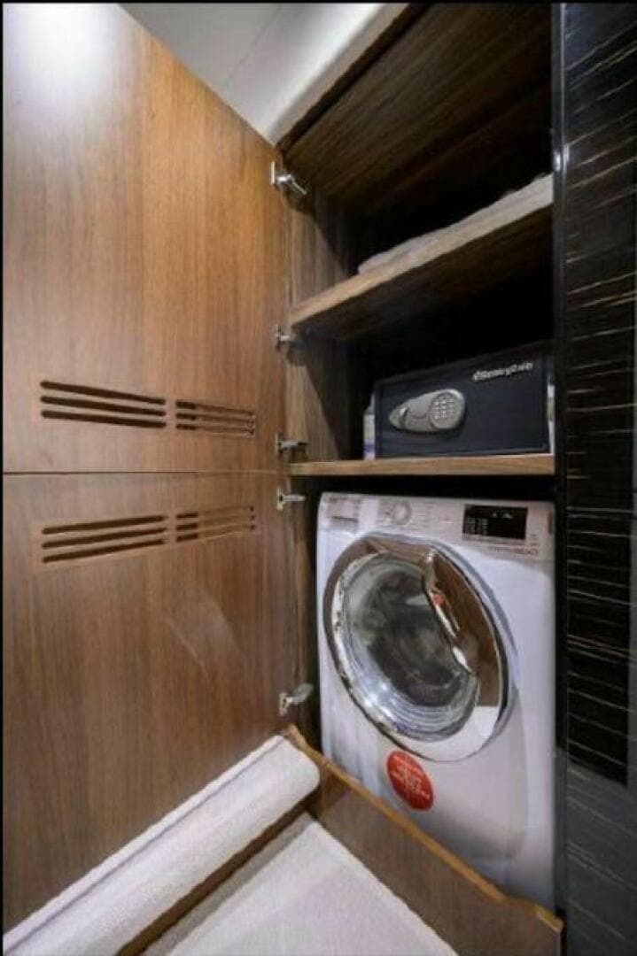 2019 Princess F62 — photo 19