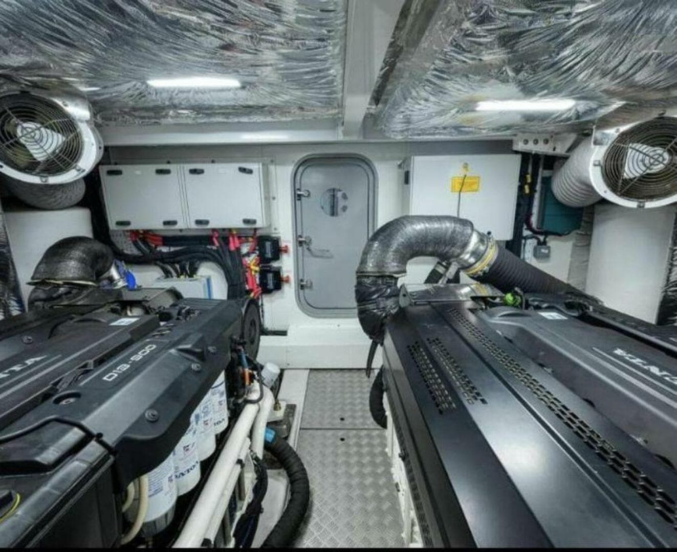 2019 Princess F62 — photo 20