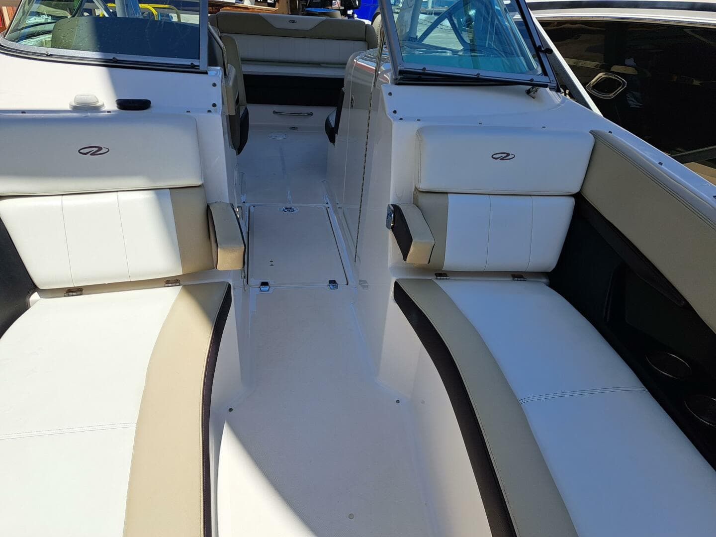 2014 Regal 2700 Bowrider — photo 18