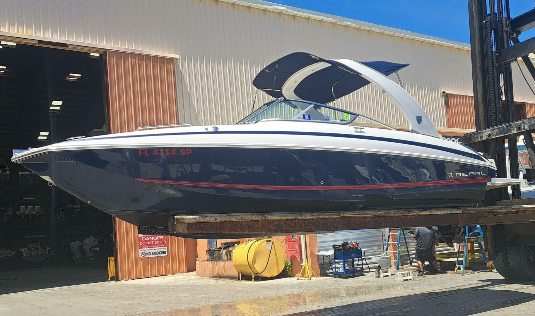 2014 Regal 2700 Bowrider — photo 1