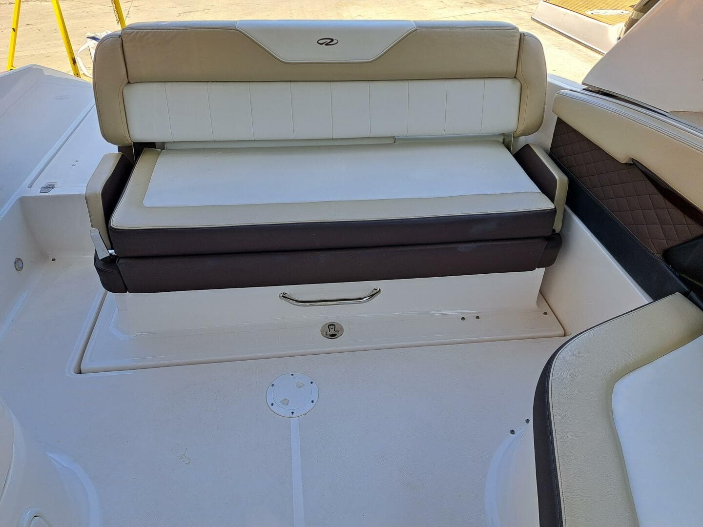 2014 Regal 2700 Bowrider — photo 21