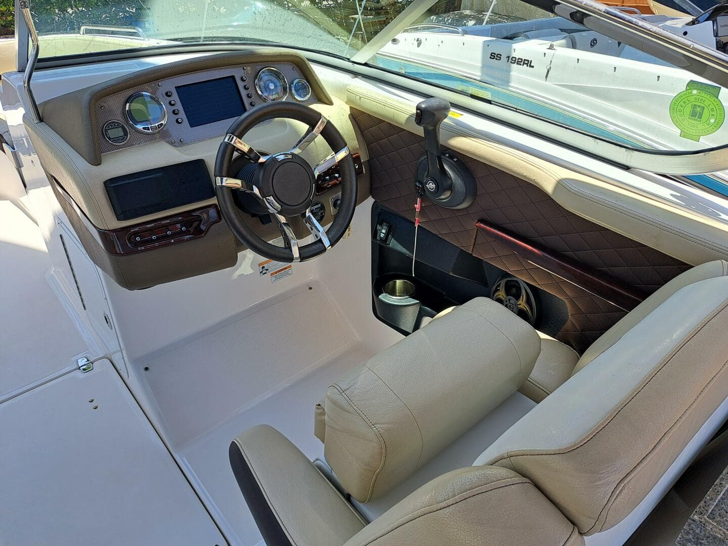 2014 Regal 2700 Bowrider — photo 11