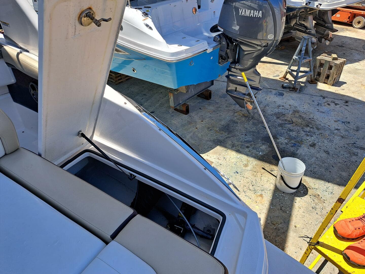 2014 Regal 2700 Bowrider — photo 33