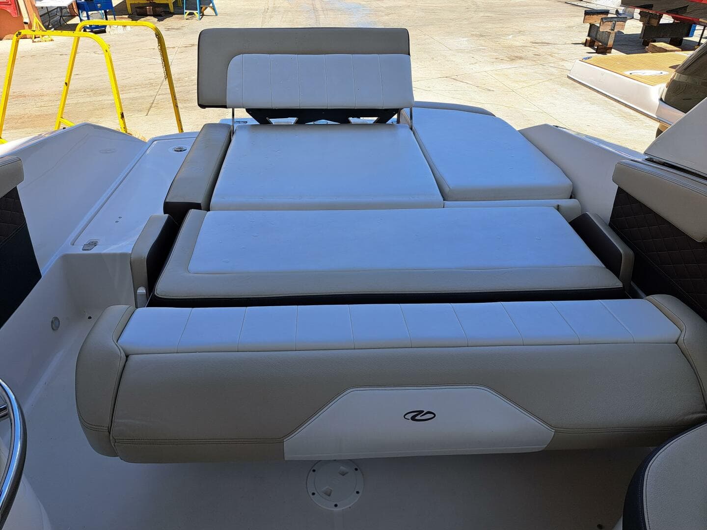 2014 Regal 2700 Bowrider — photo 25