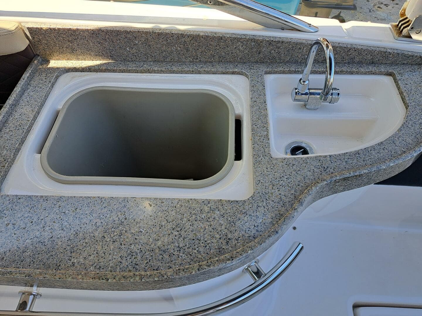 2014 Regal 2700 Bowrider — photo 20