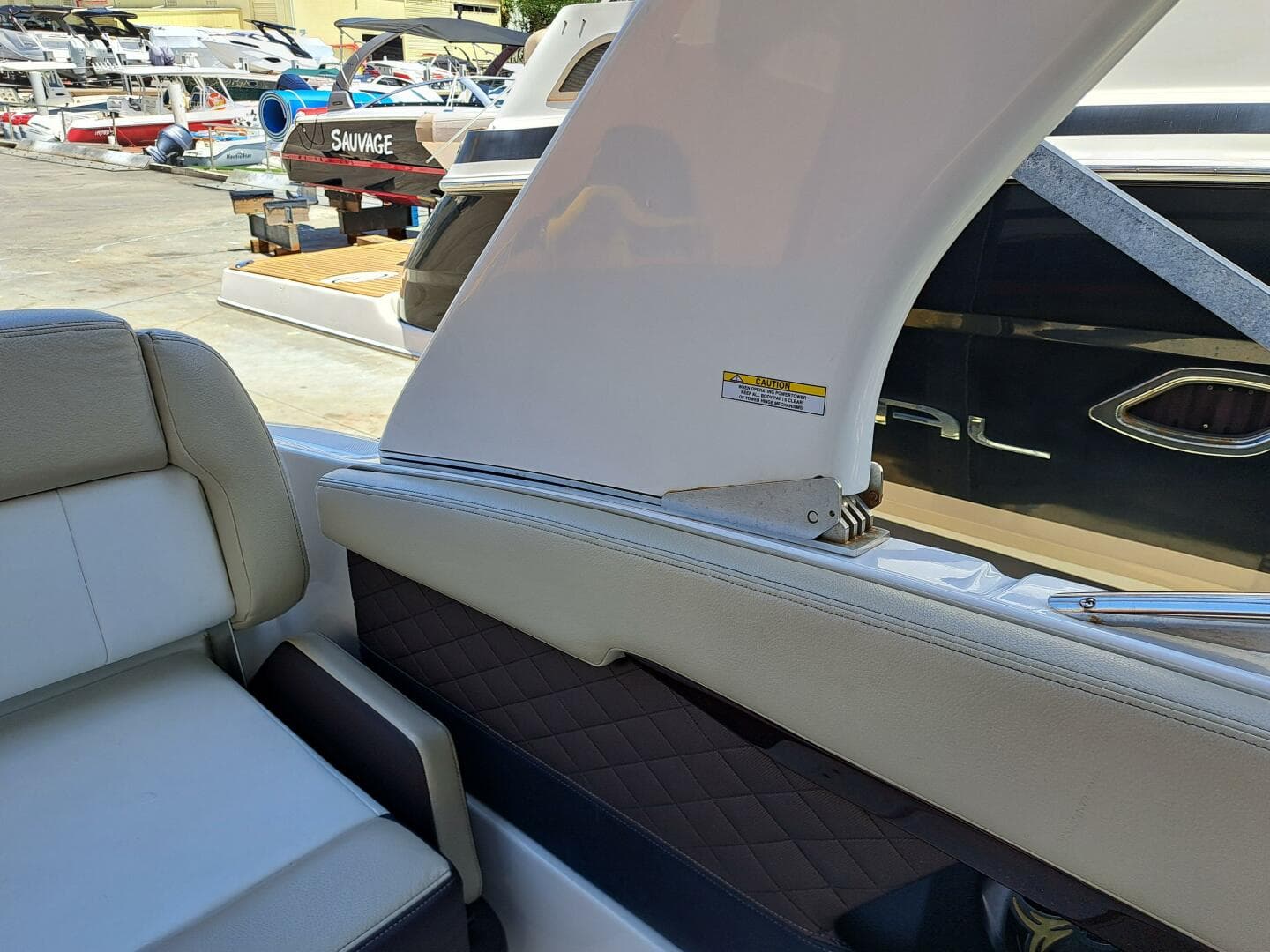 2014 Regal 2700 Bowrider — photo 28