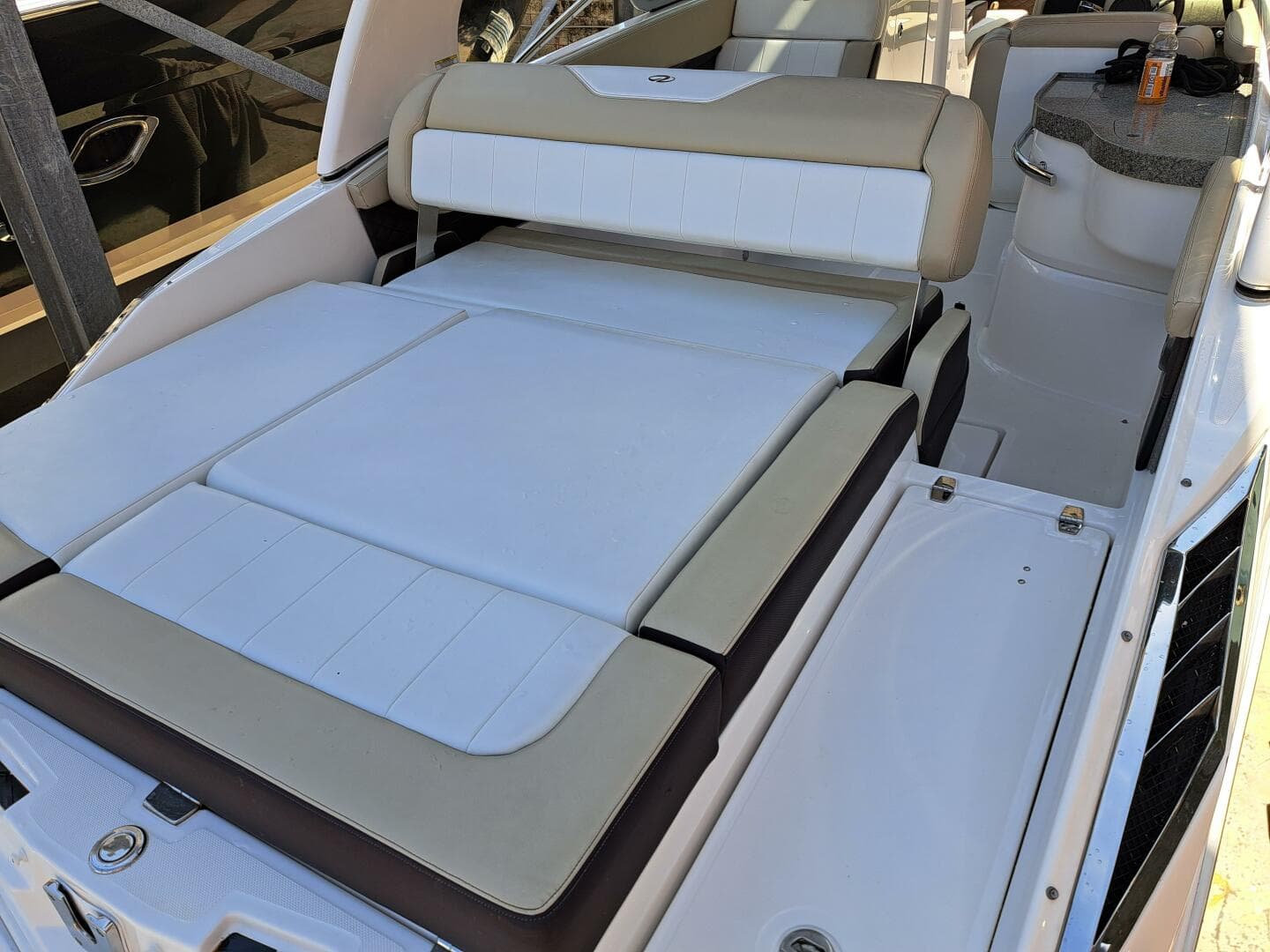 2014 Regal 2700 Bowrider — photo 23