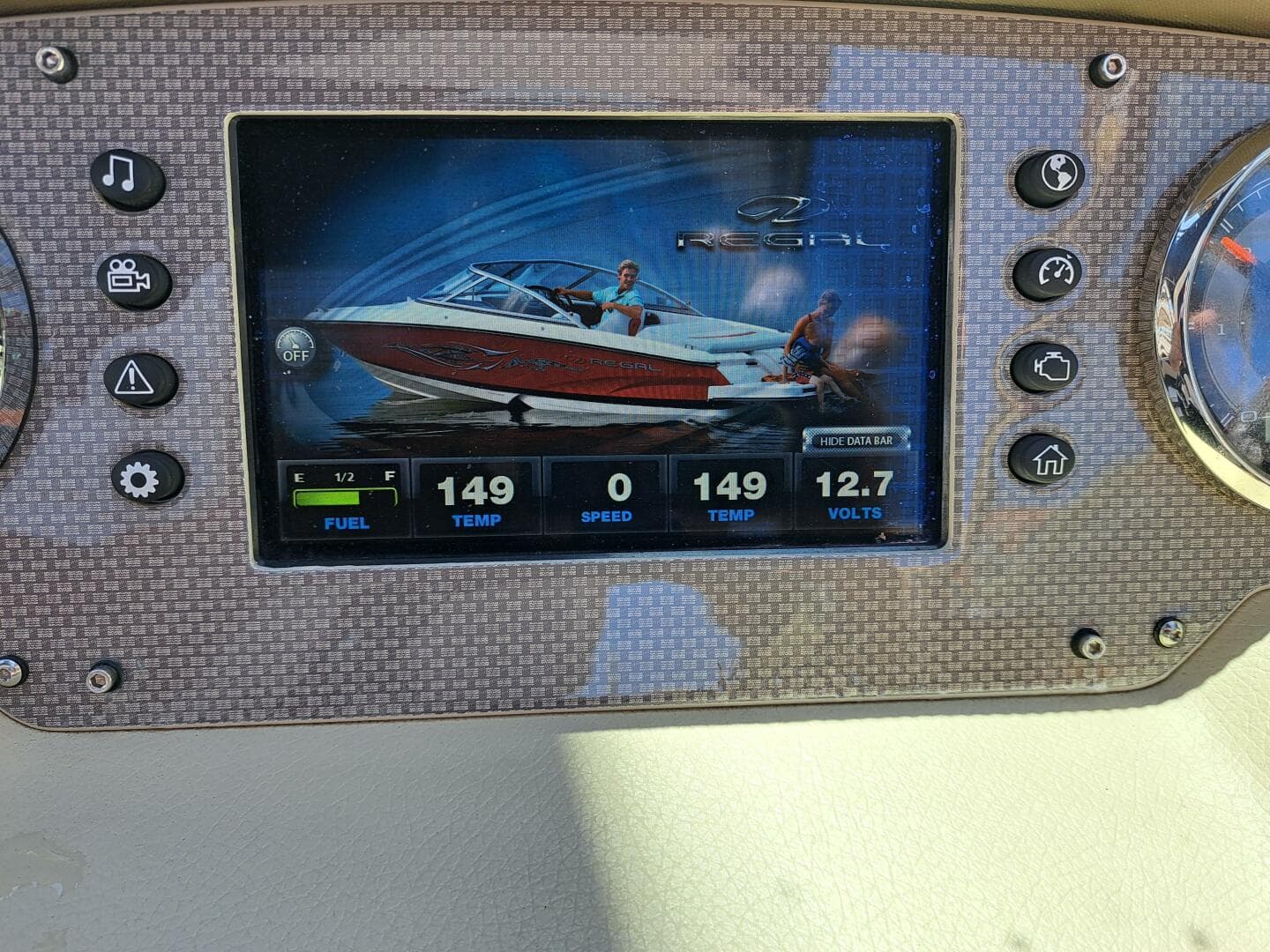 2014 Regal 2700 Bowrider — photo 35