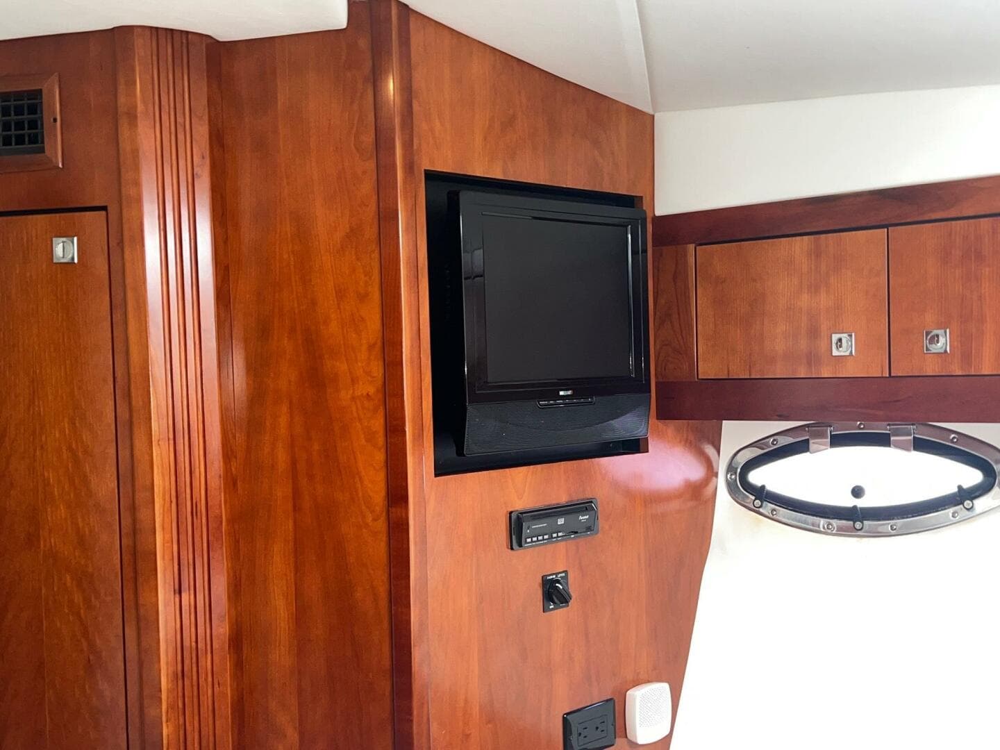 2011 Cruisers Yachts 415 — photo 56