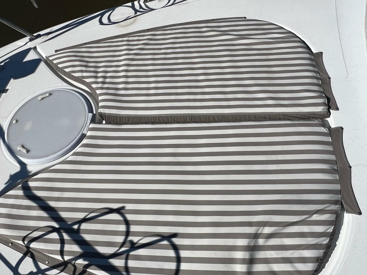 2011 Cruisers Yachts 415 — photo 11