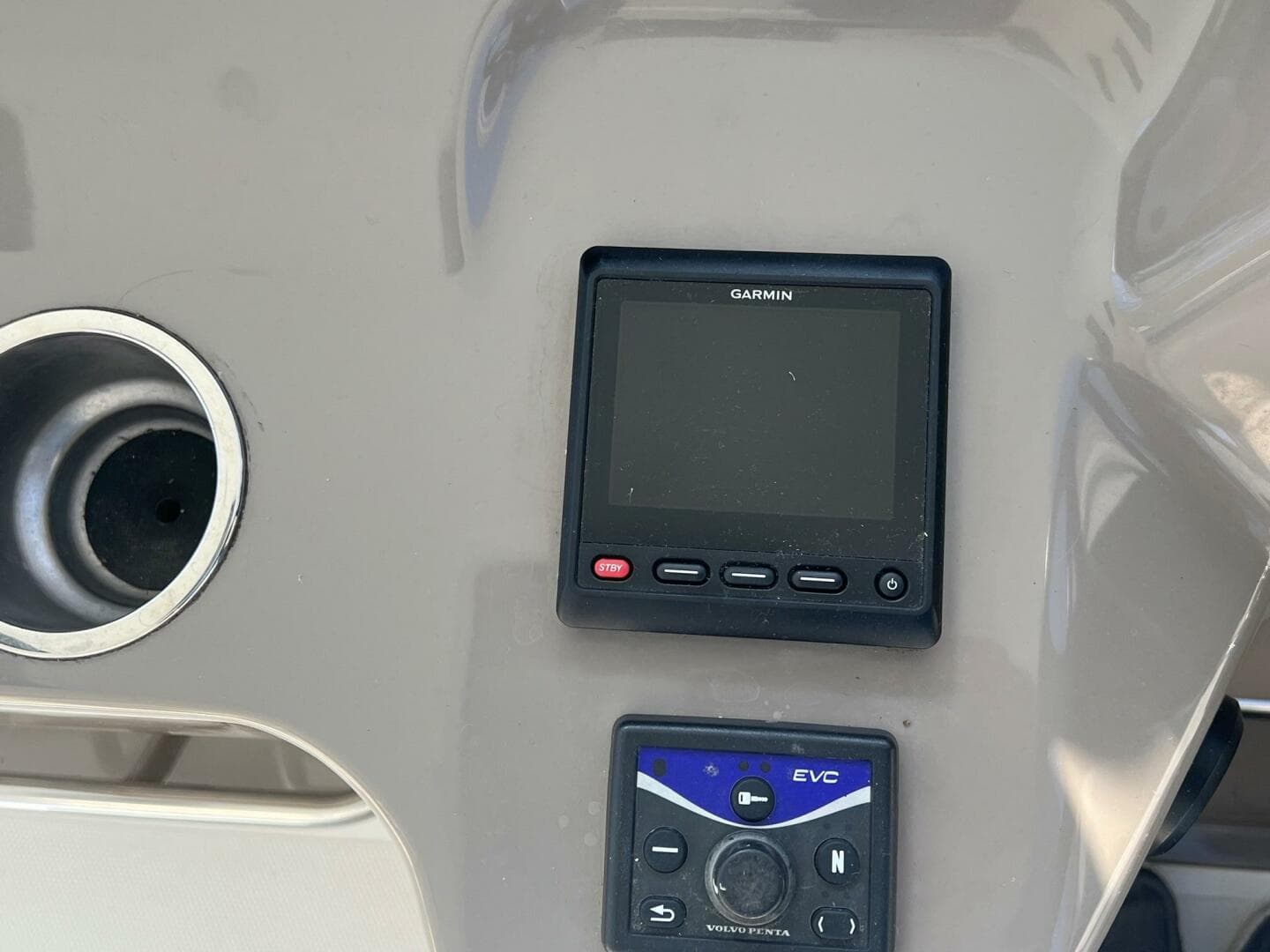 2011 Cruisers Yachts 415 — photo 17