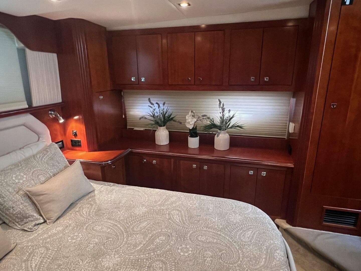 2011 Cruisers Yachts 415 — photo 53