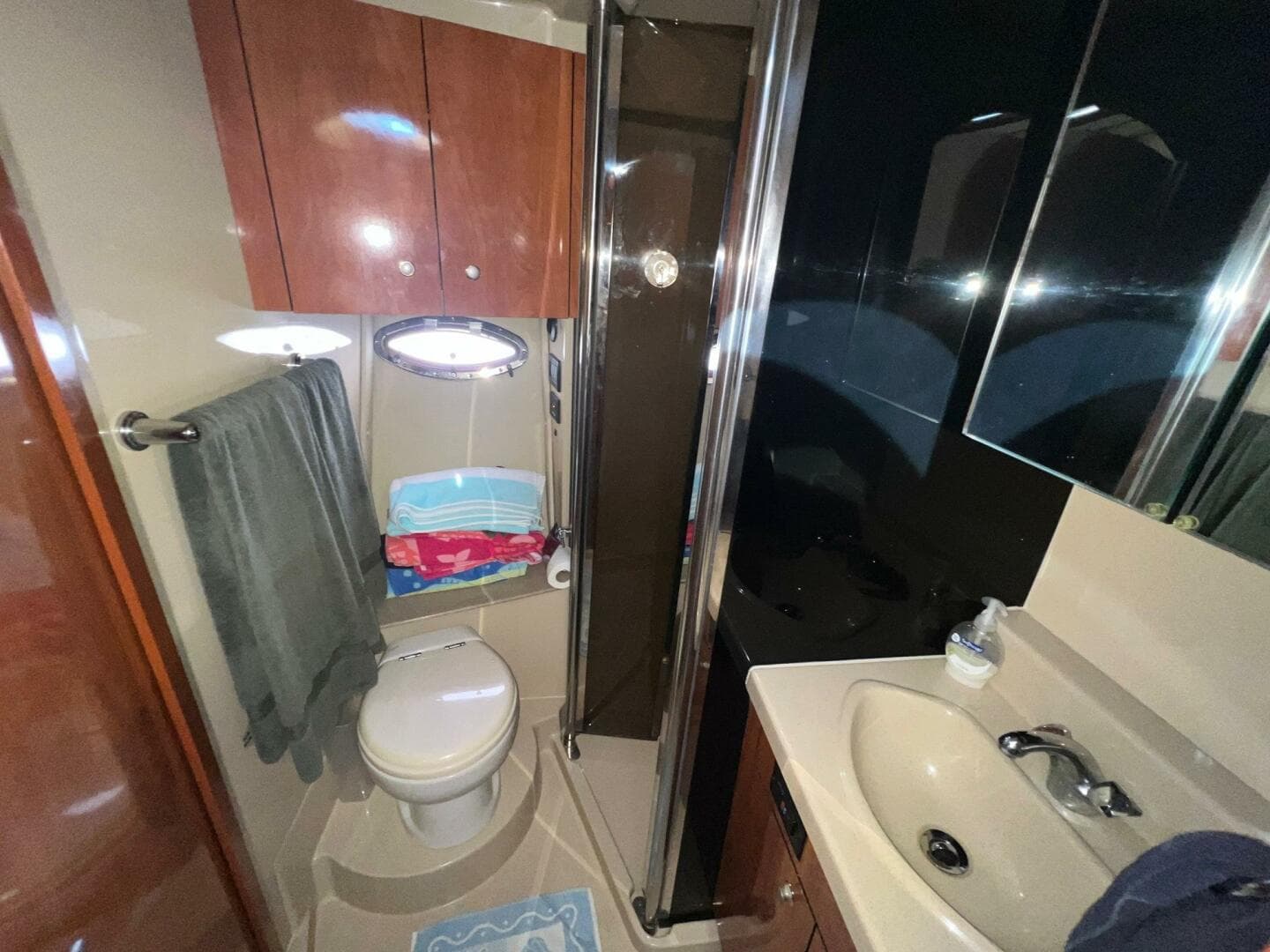 2011 Cruisers Yachts 415 — photo 40