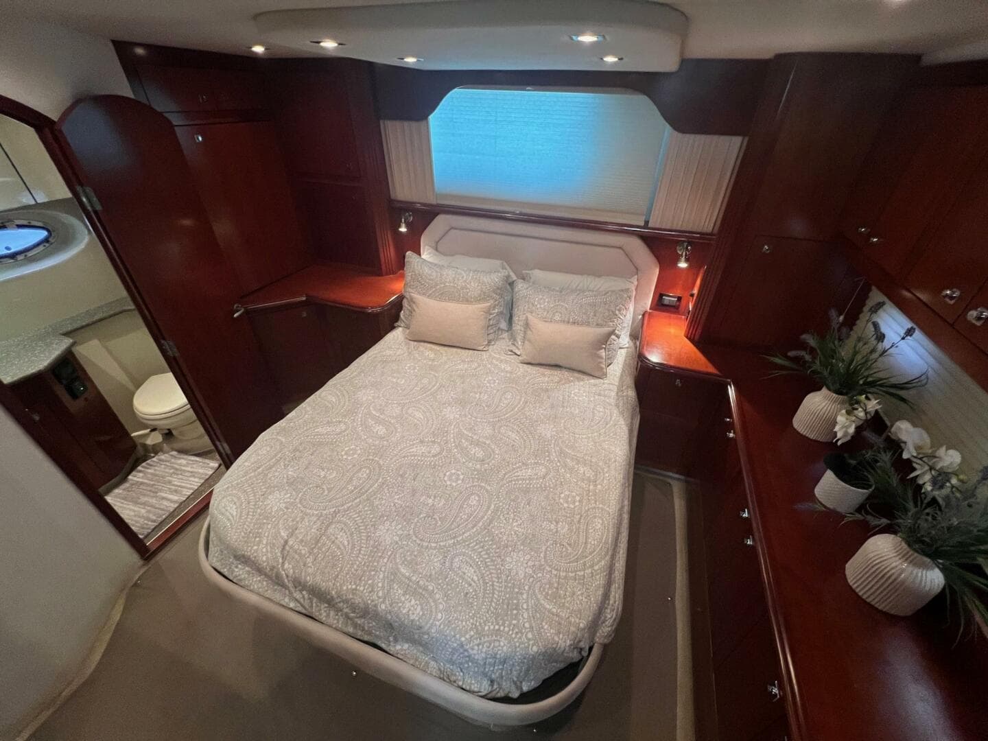 2011 Cruisers Yachts 415 — photo 52