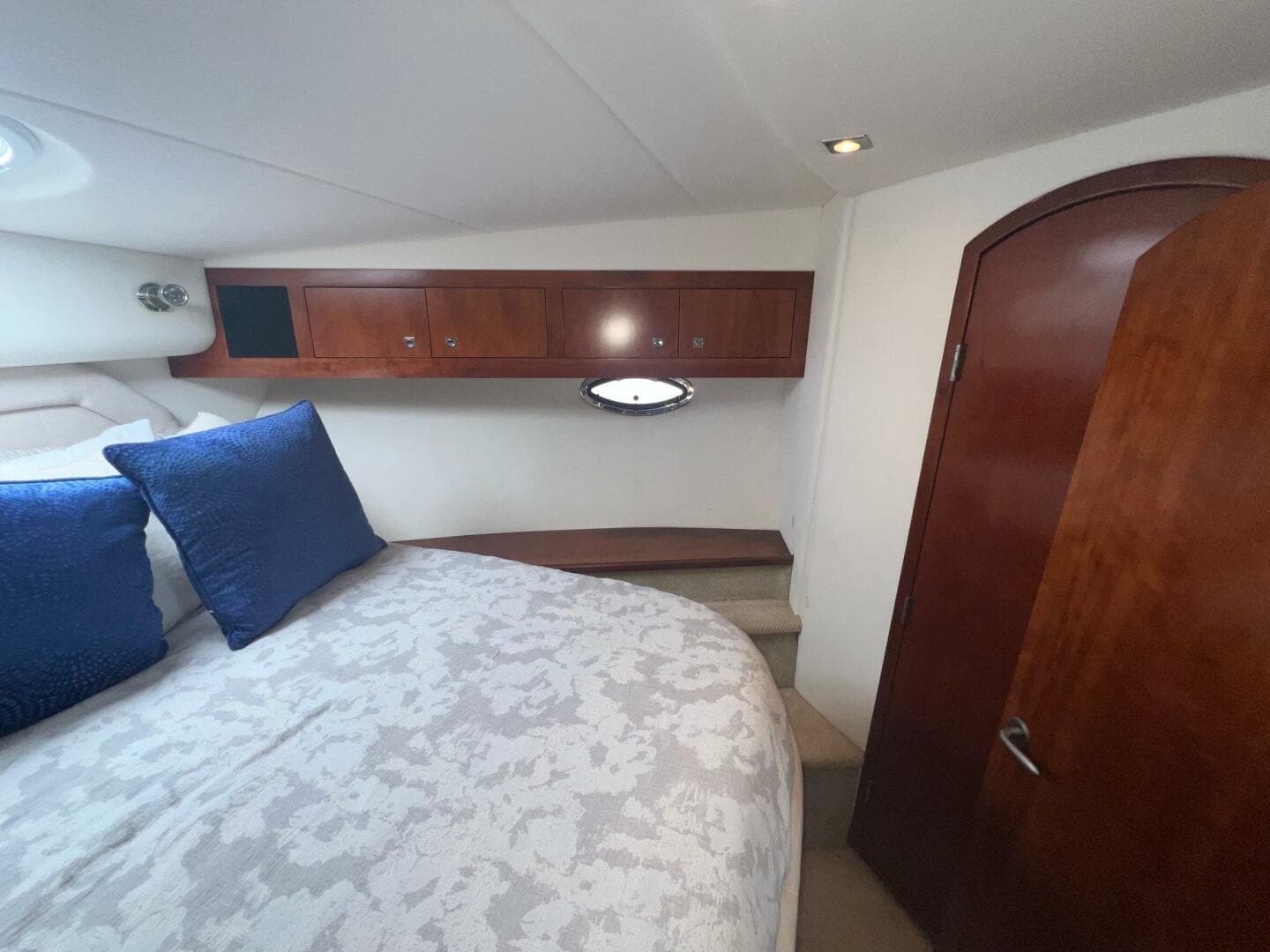 2011 Cruisers Yachts 415 — photo 48