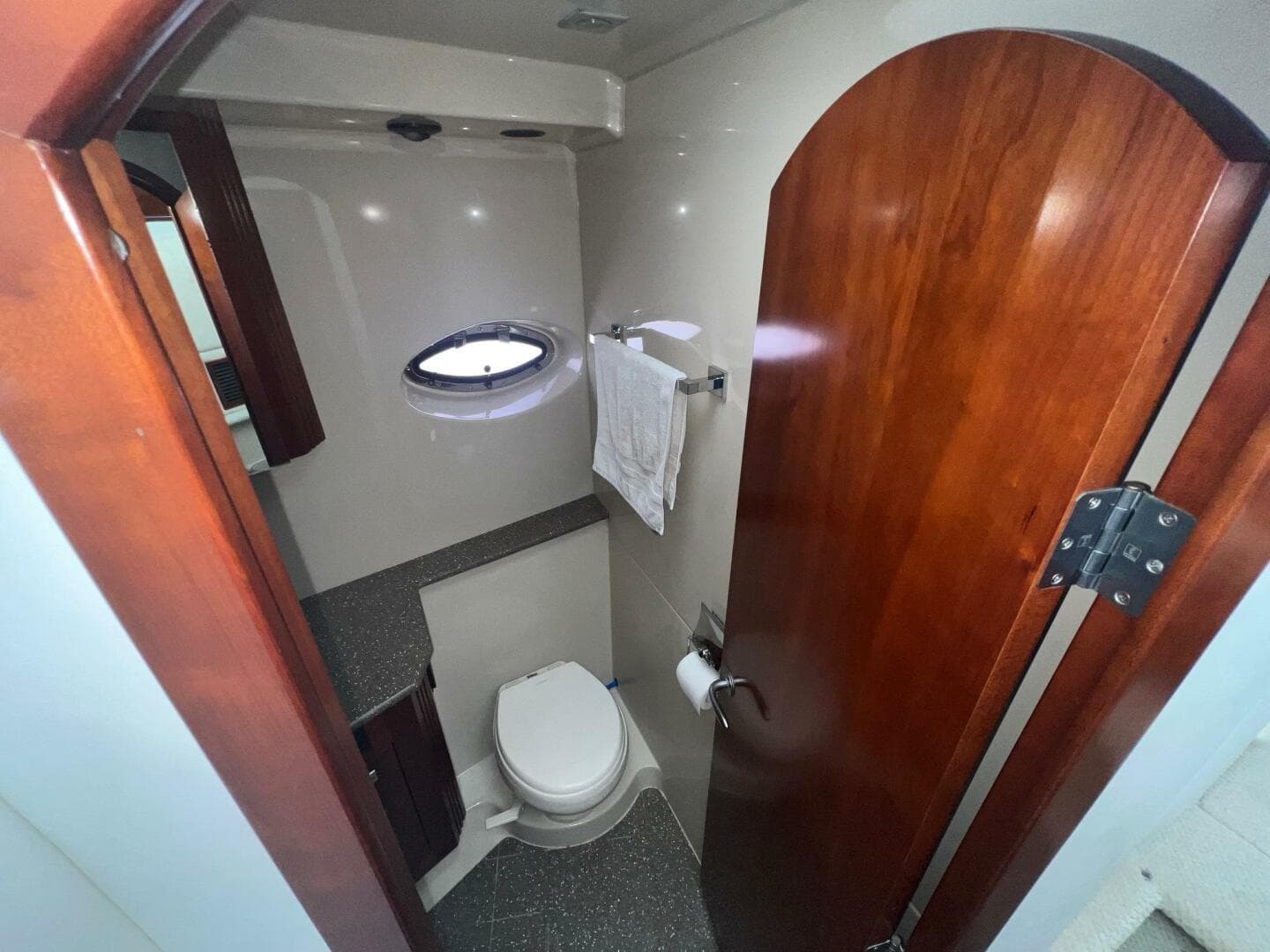 2011 Cruisers Yachts 415 — photo 59