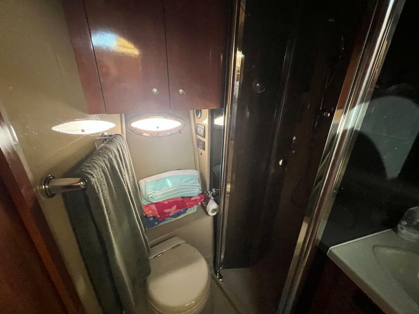 2011 Cruisers Yachts 415 — photo 42