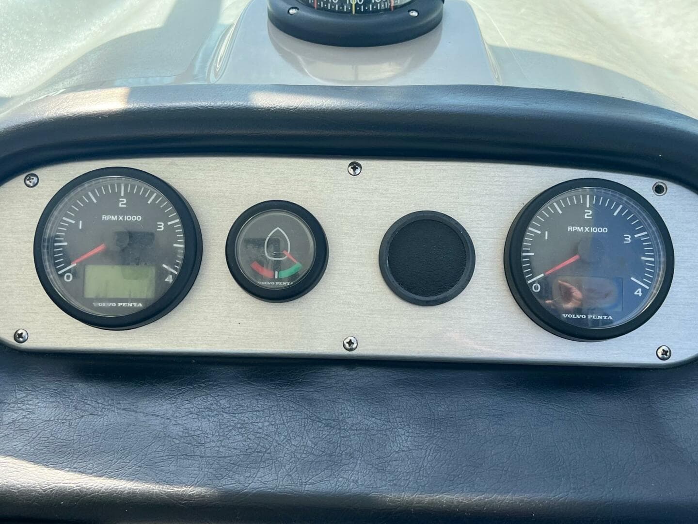 2011 Cruisers Yachts 415 — photo 18