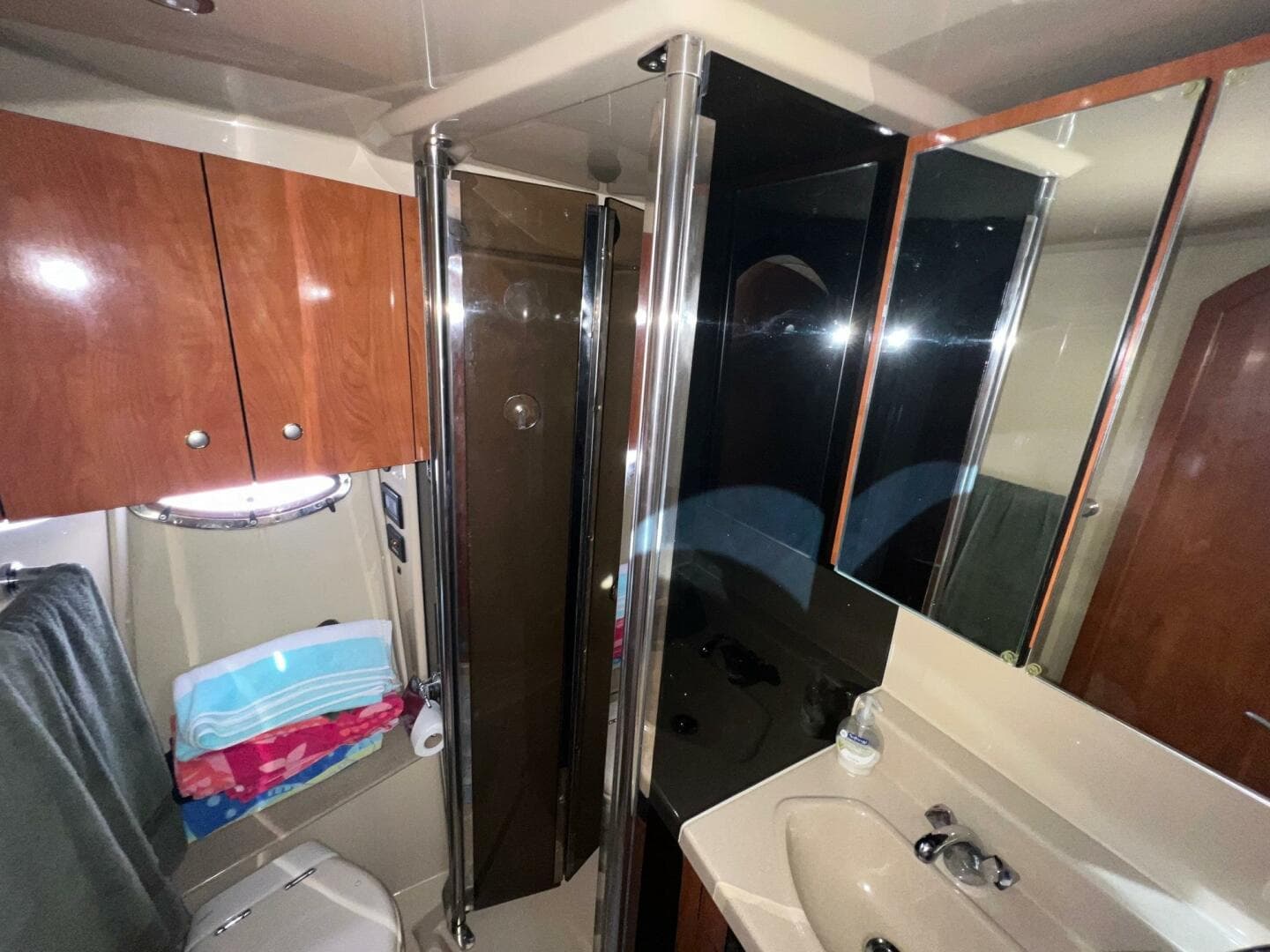 2011 Cruisers Yachts 415 — photo 39