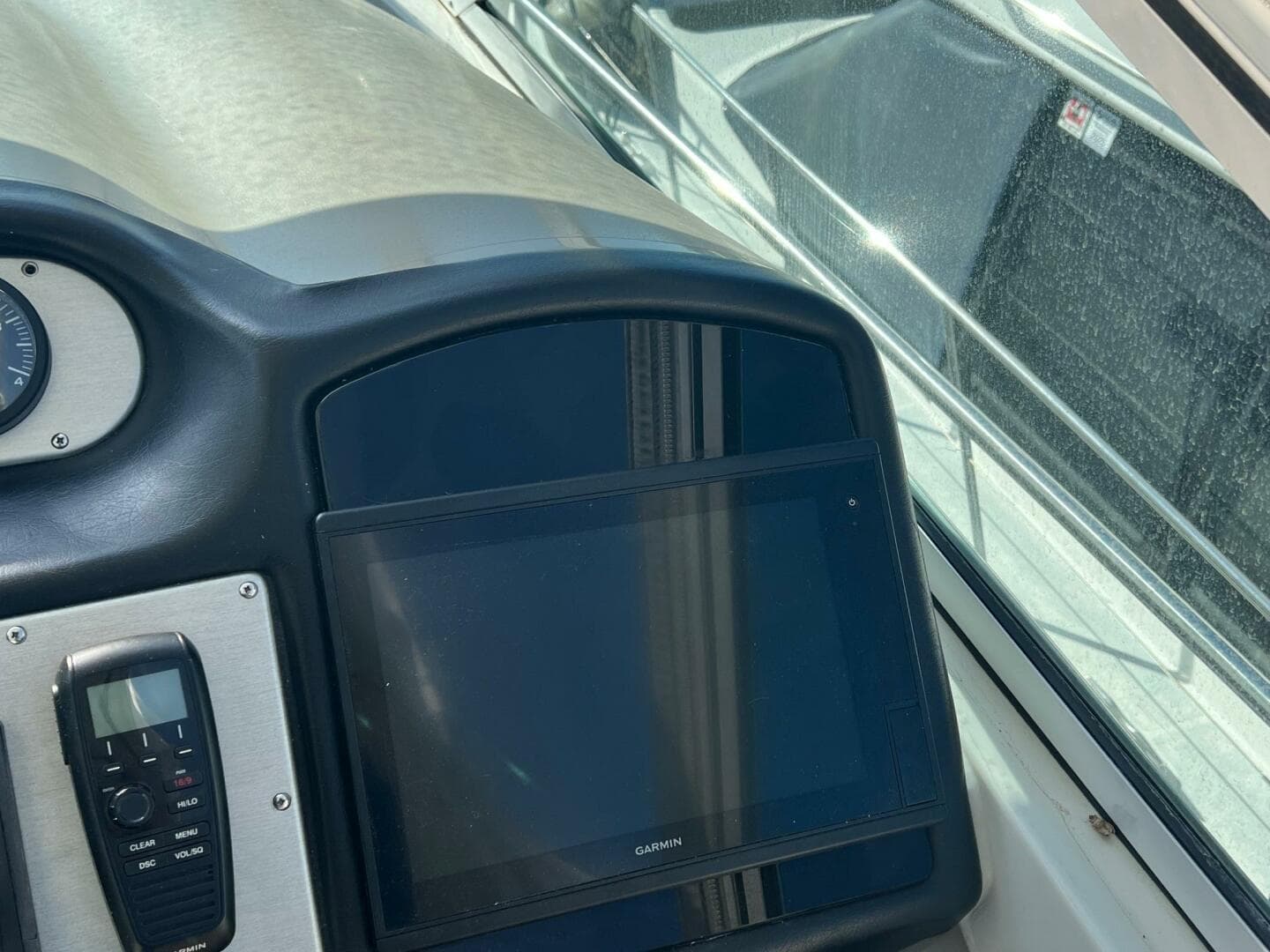 2011 Cruisers Yachts 415 — photo 20