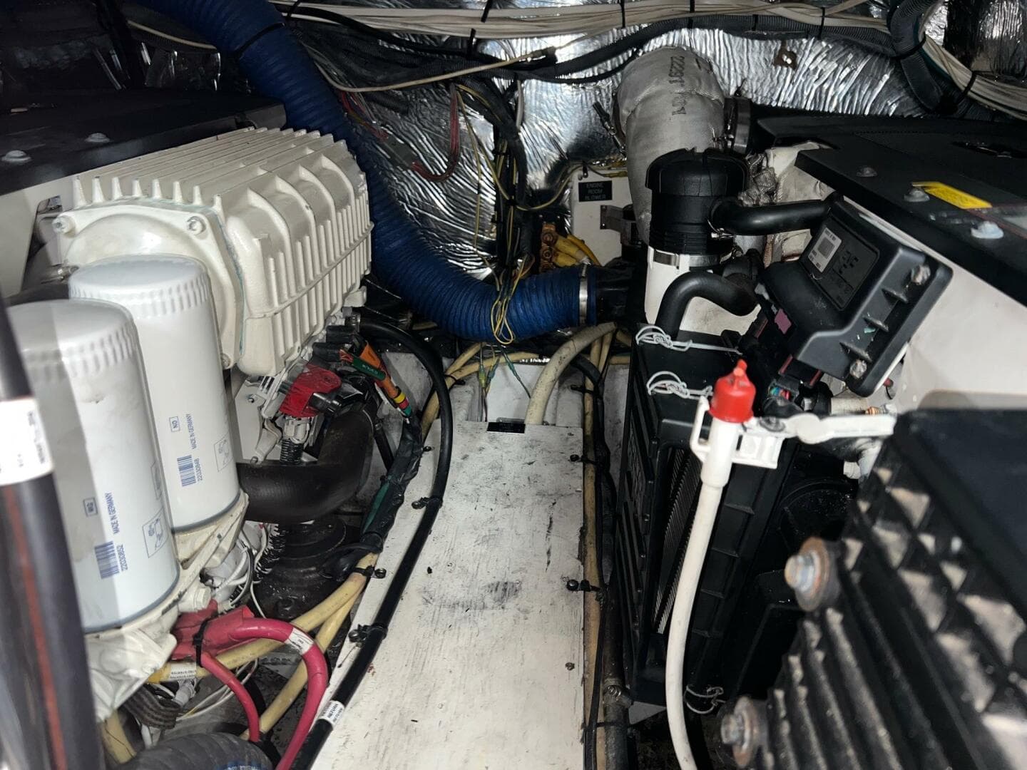 2011 Cruisers Yachts 415 — photo 71