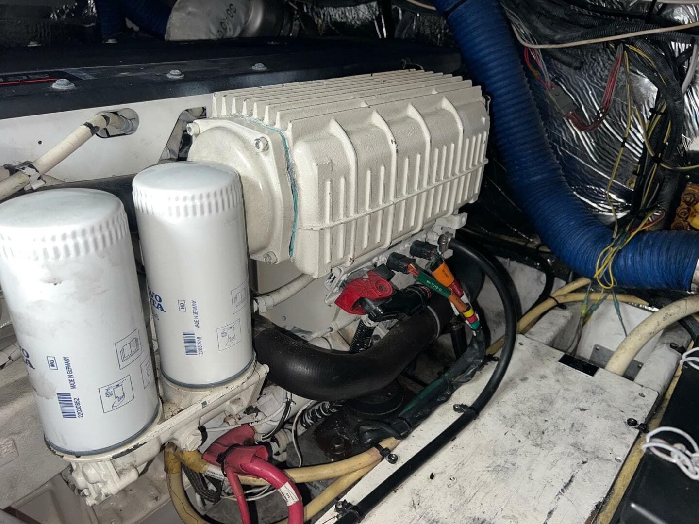 2011 Cruisers Yachts 415 — photo 63