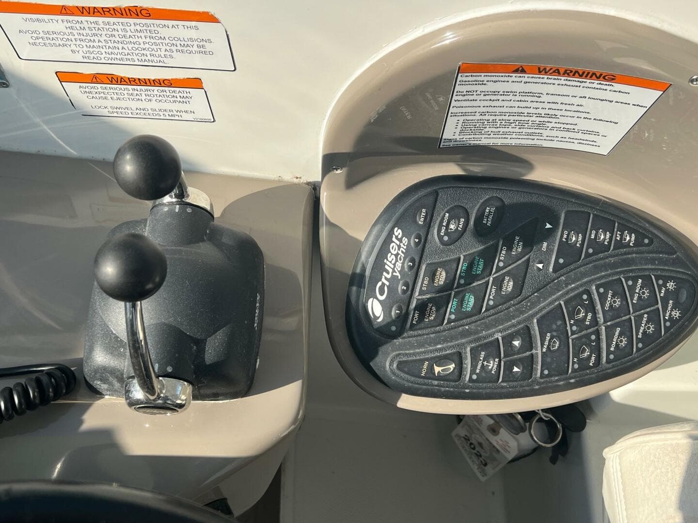 2011 Cruisers Yachts 415 — photo 22