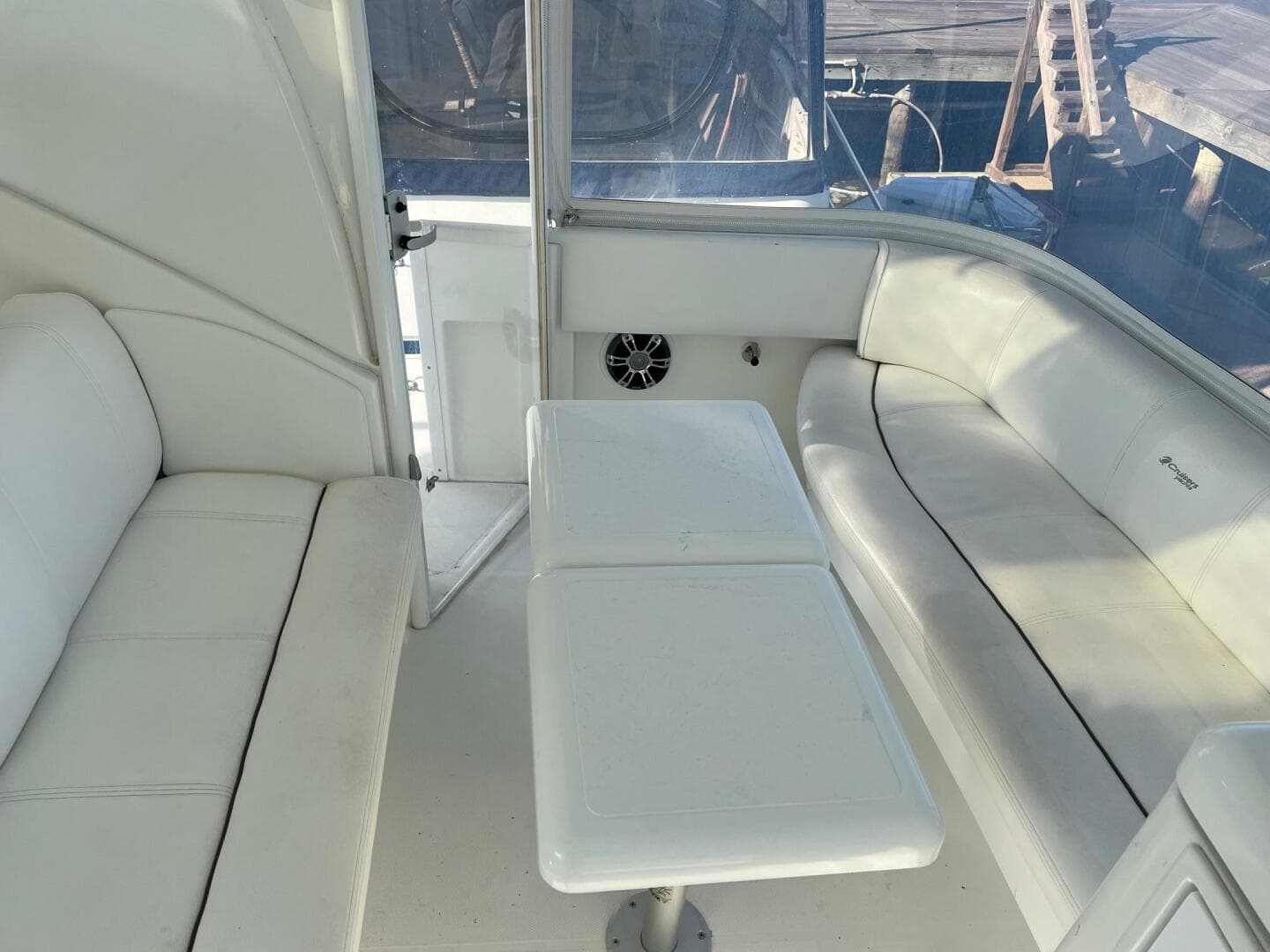 2011 Cruisers Yachts 415 — photo 26