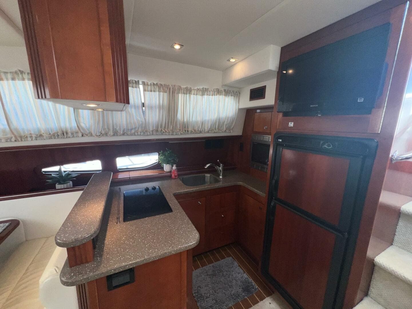 2011 Cruisers Yachts 415 — photo 31