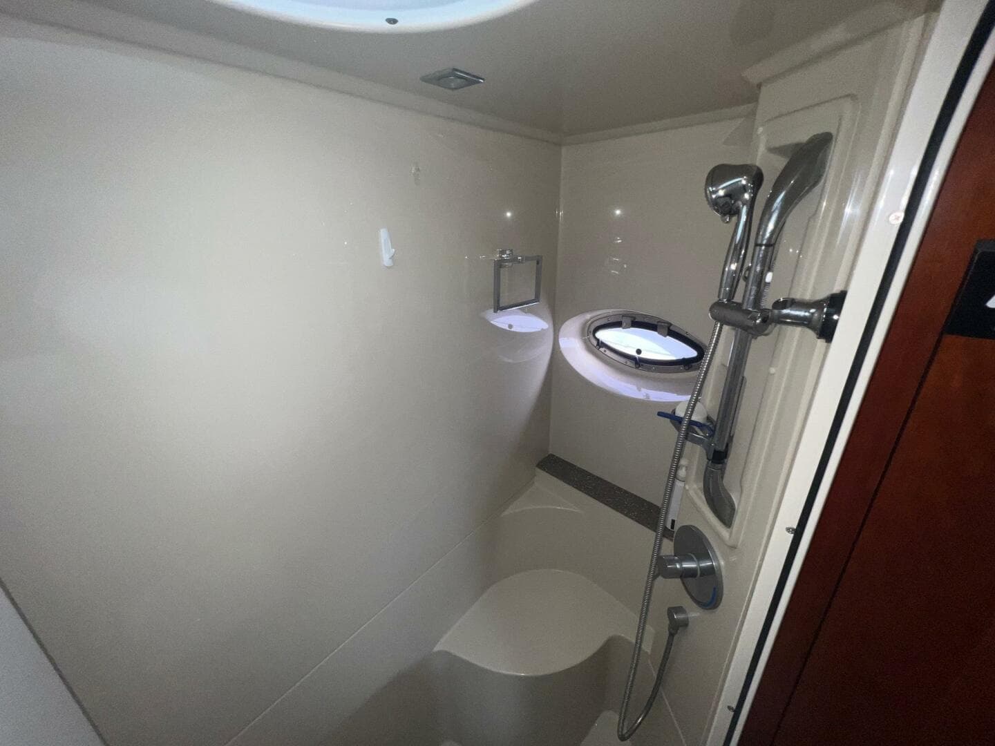 2011 Cruisers Yachts 415 — photo 60