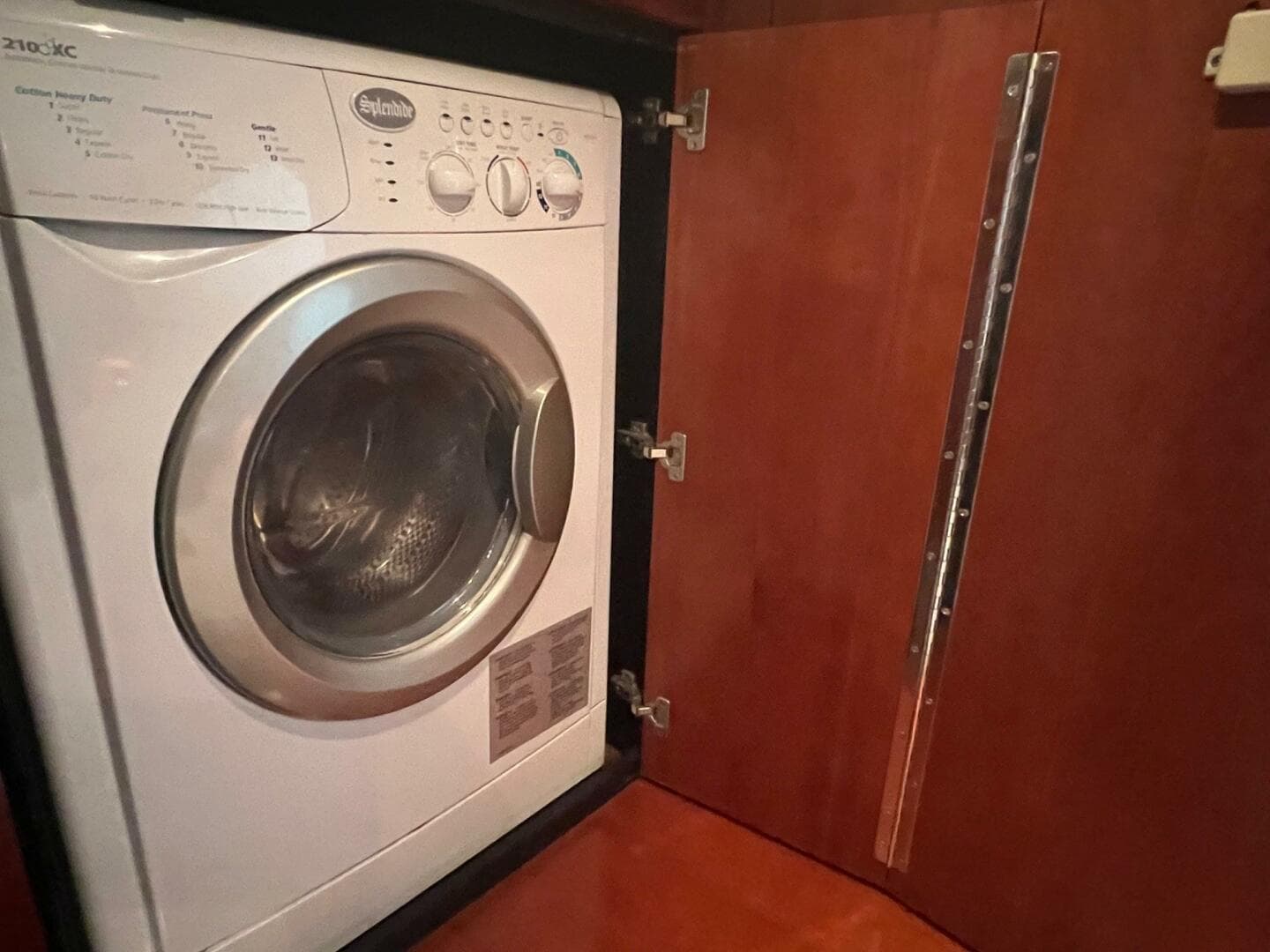 2011 Cruisers Yachts 415 — photo 50