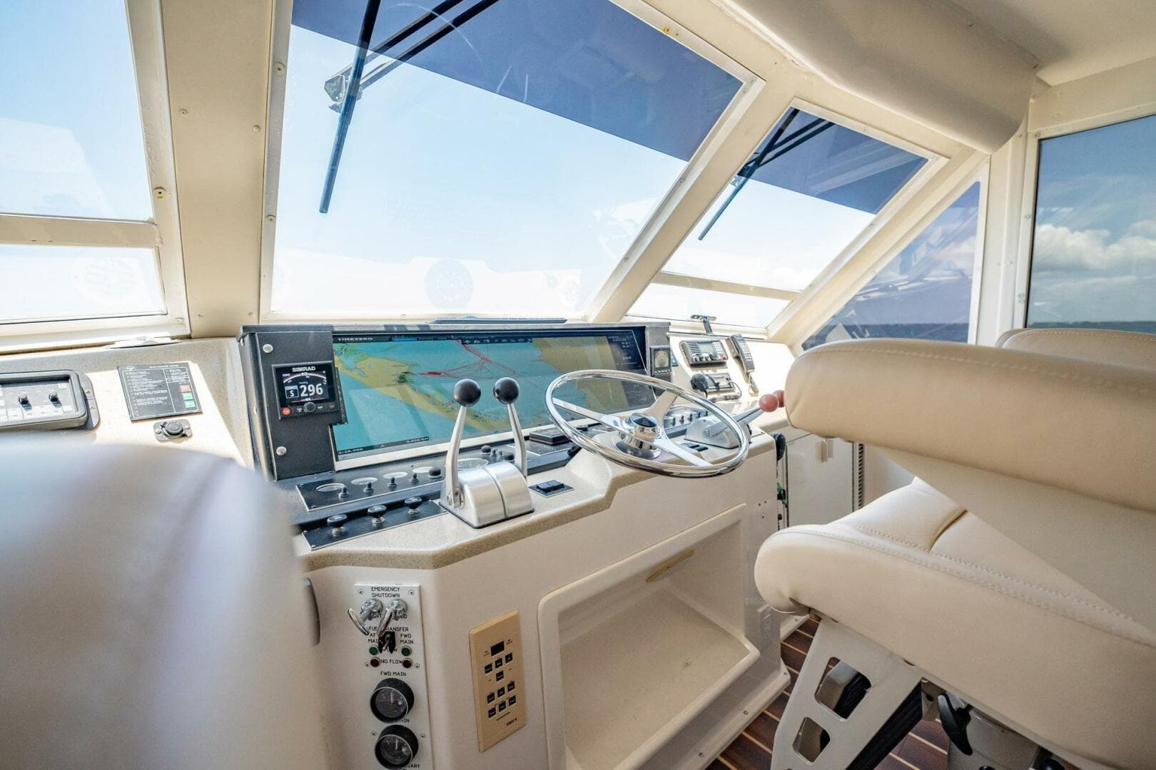 2000 Viking 60 Cockpit Sport Yacht — photo 11