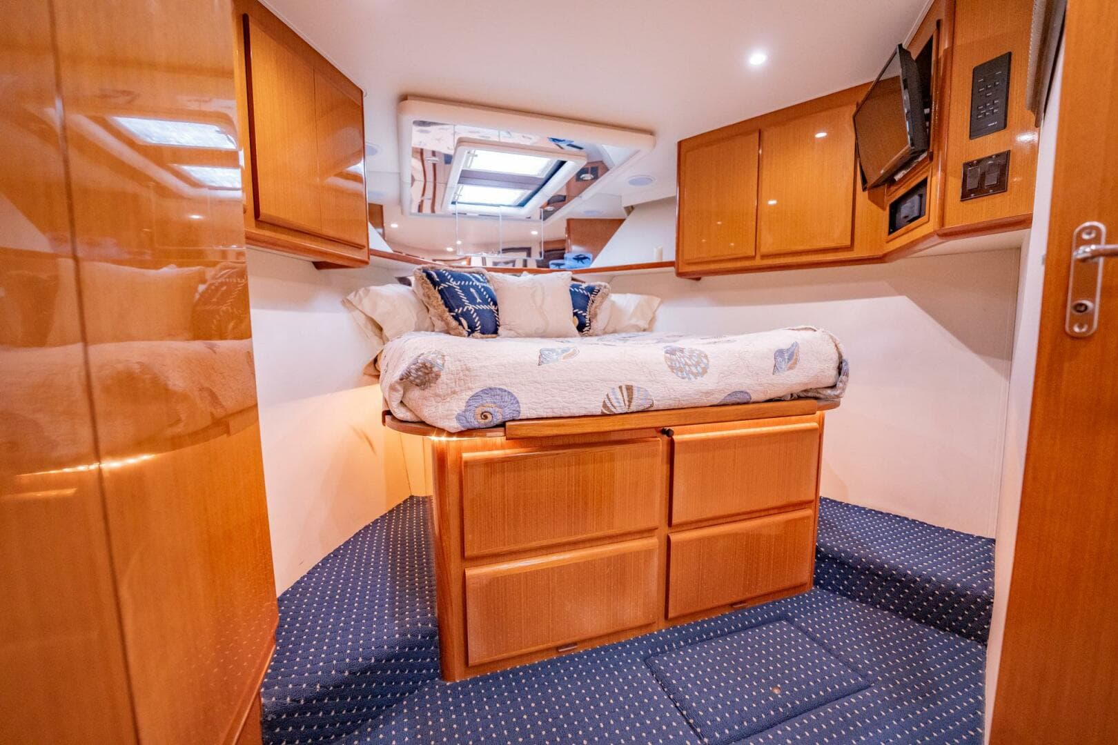 2000 Viking 60 Cockpit Sport Yacht — photo 22