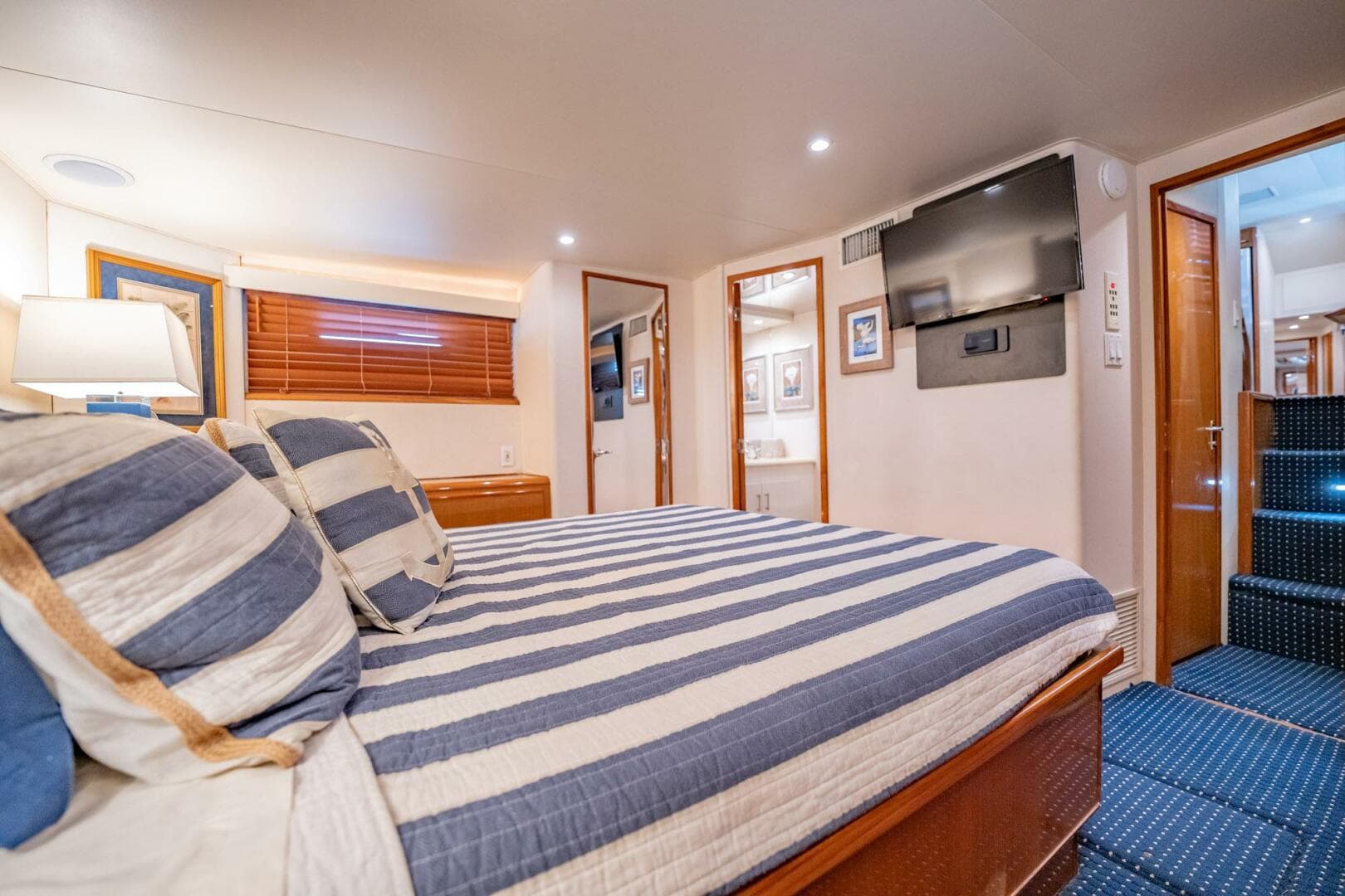 2000 Viking 60 Cockpit Sport Yacht — photo 27