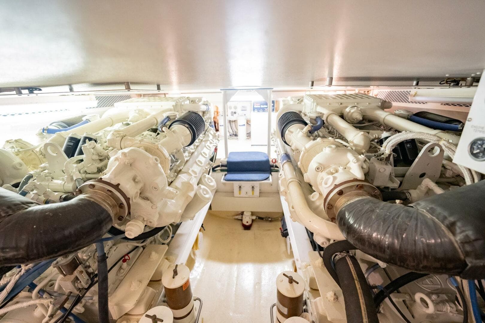 2000 Viking 60 Cockpit Sport Yacht — photo 32