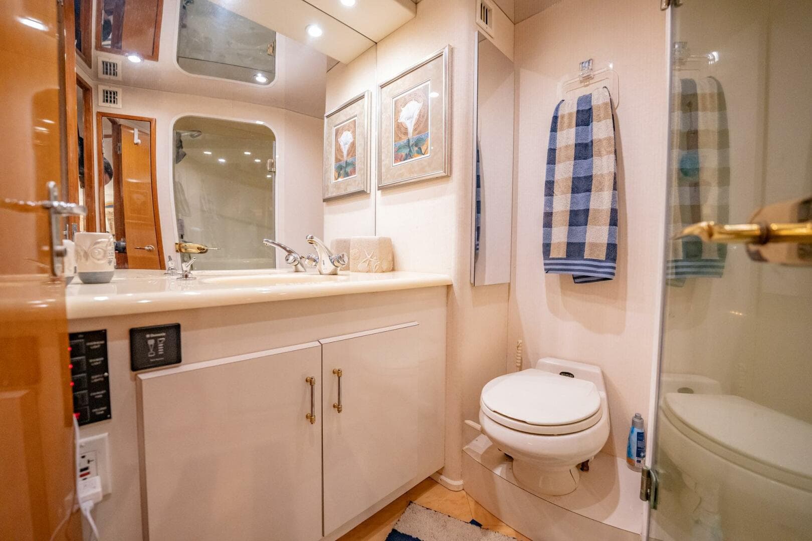 2000 Viking 60 Cockpit Sport Yacht — photo 30