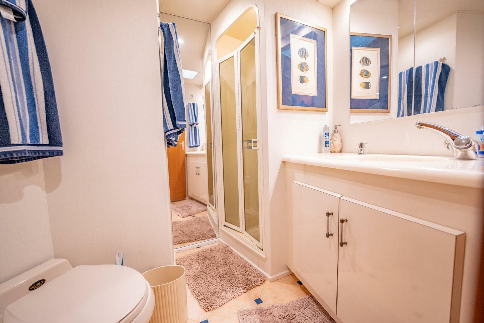 2000 Viking 60 Cockpit Sport Yacht — photo 25