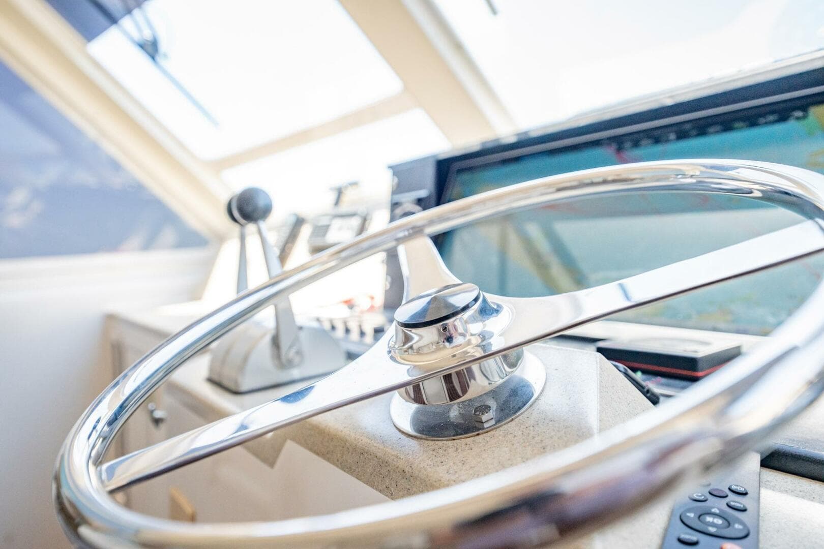 2000 Viking 60 Cockpit Sport Yacht — photo 12