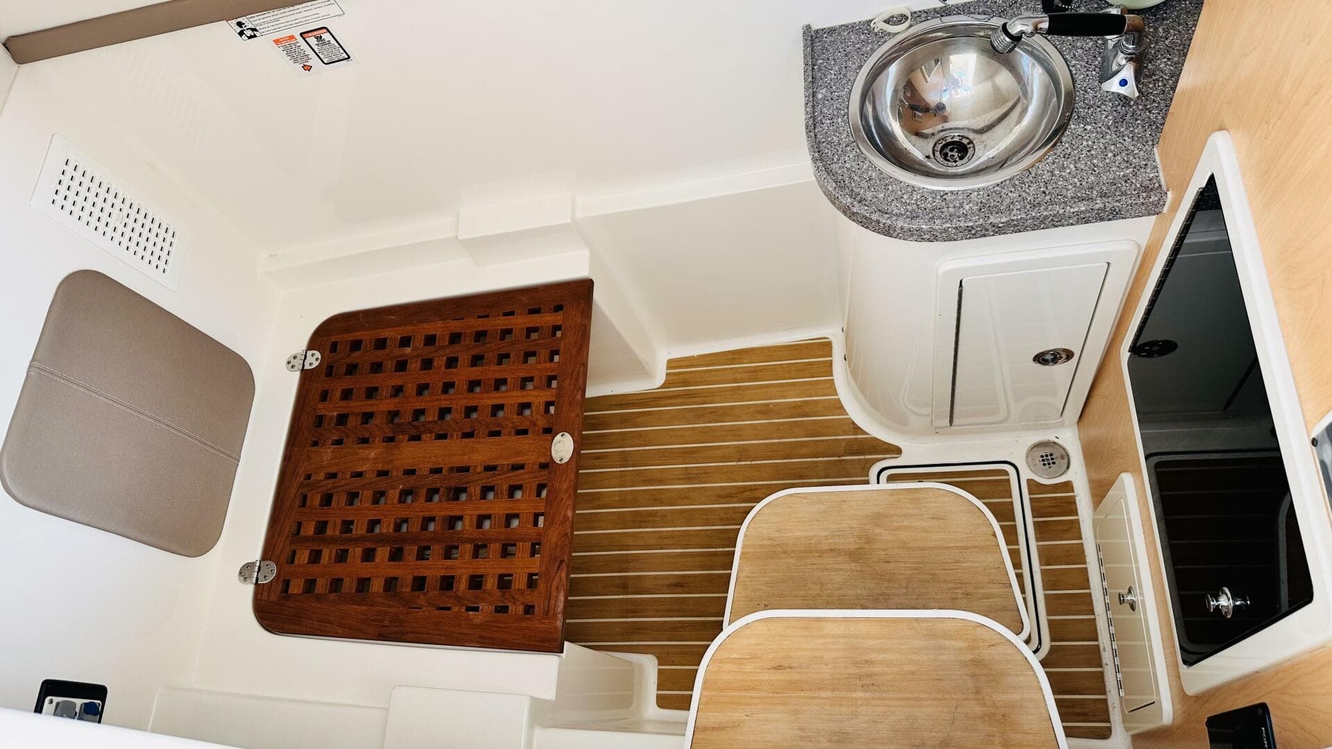 2019 World Cat 320 DC — photo 9