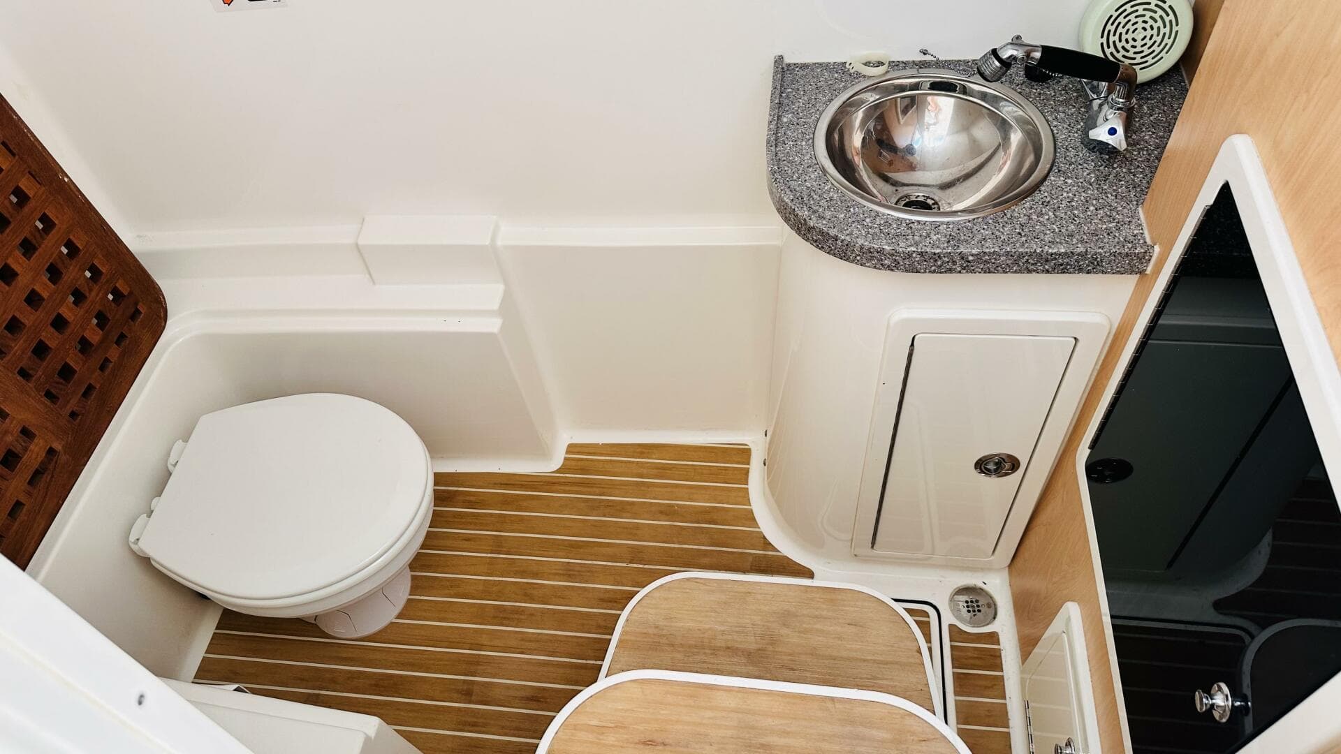 2019 World Cat 320 DC — photo 8