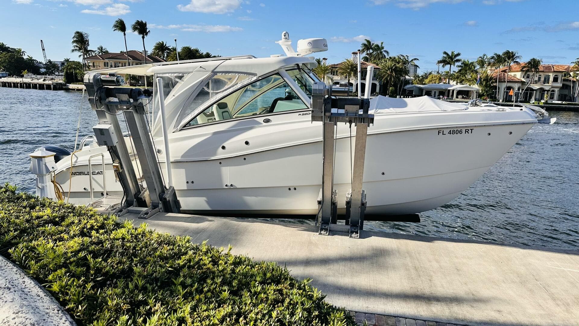 2019 World Cat 320 DC — photo 2